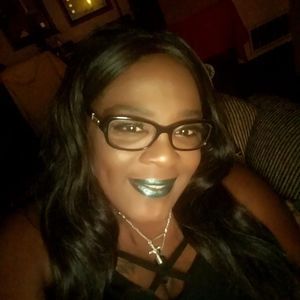 Meet your Posher, Demi